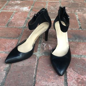 BCBG generation classy black pumps